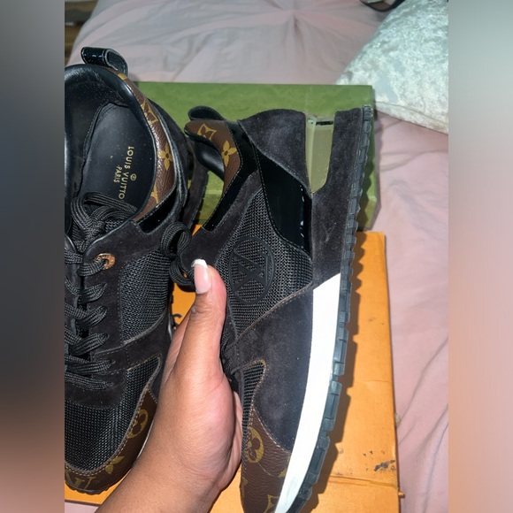 Louis Vuitton women sneakers - Picture 6 of 7